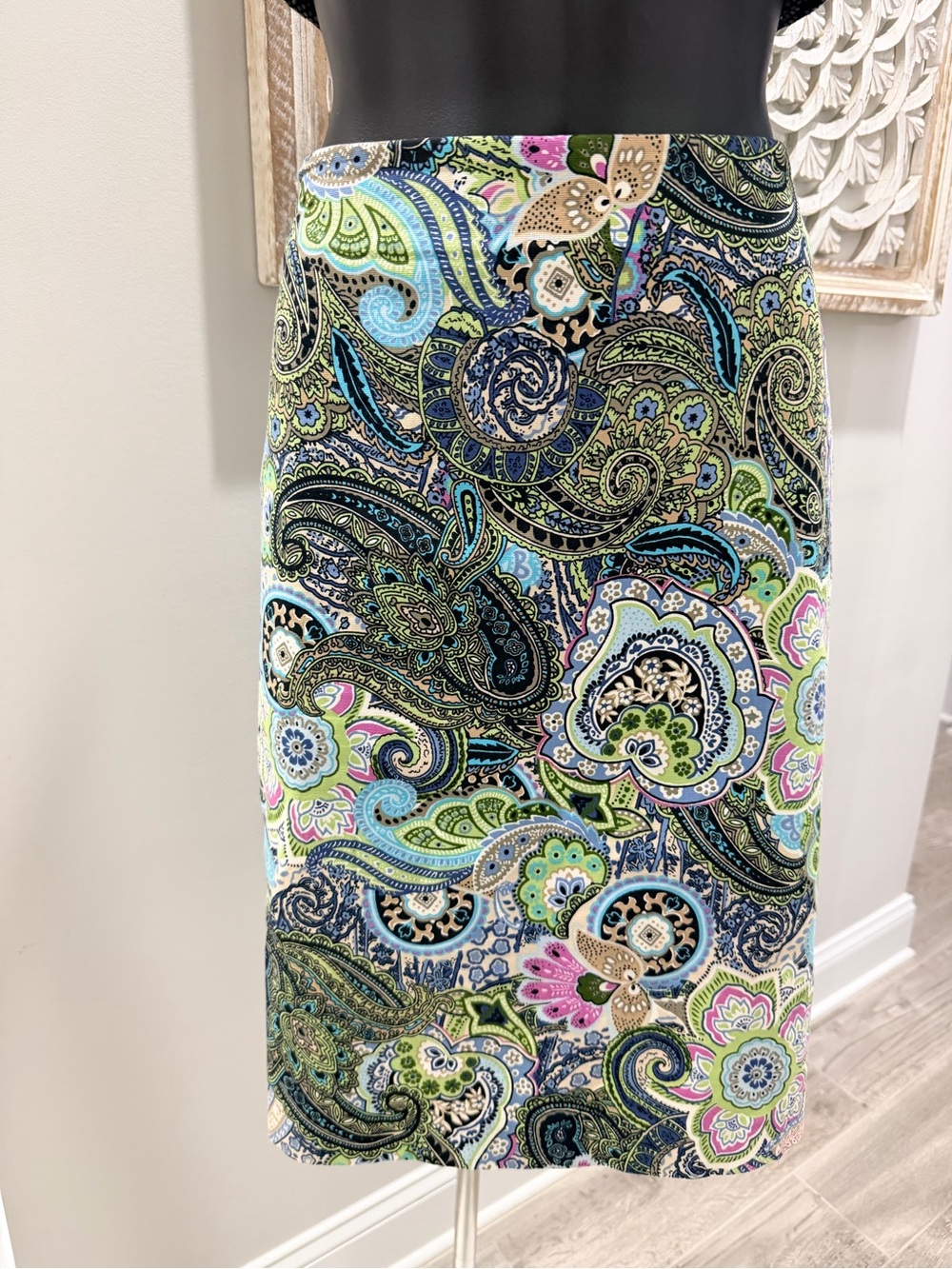 Talbots Paisley Pencil Skirt in Green, Blue & Pink, Size 8 Fully lined
